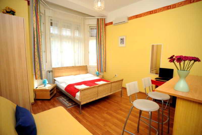 Club Apartments & Rooms بودابست المظهر الخارجي الصورة